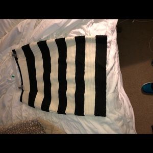 Black white striped pencil skirt